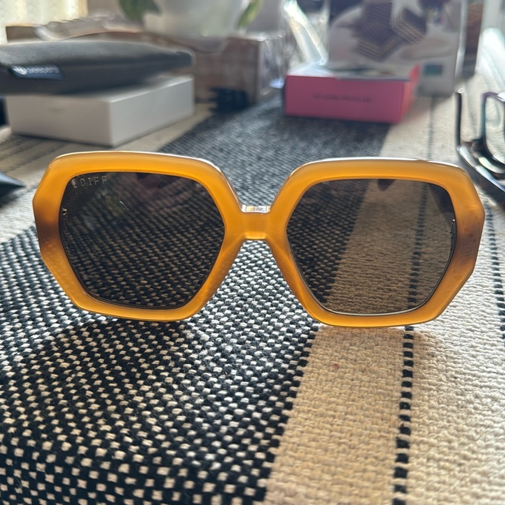 Diff Eyewear Hexagonal Sunglasses in Amber